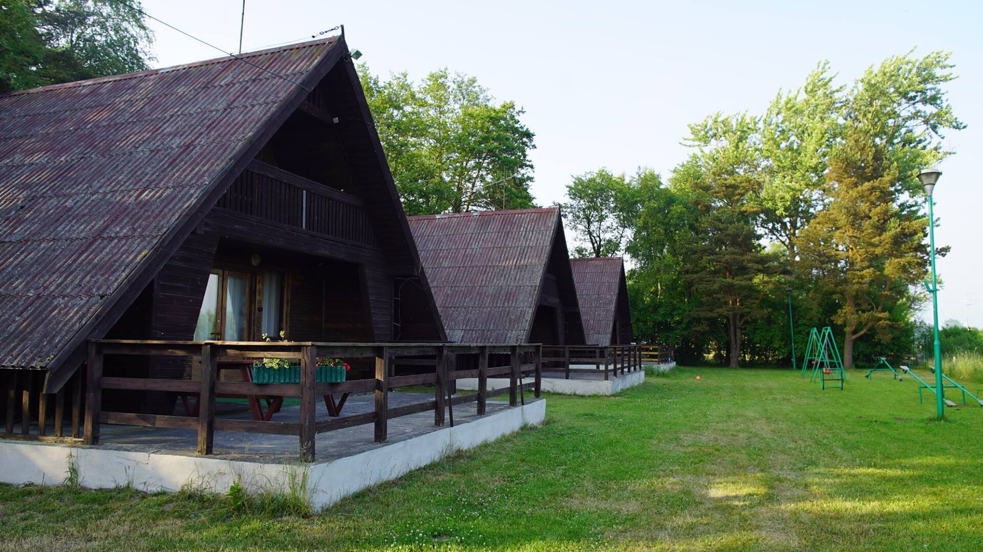 Domki Drewniane do 9 osób z widokiem na jezioro